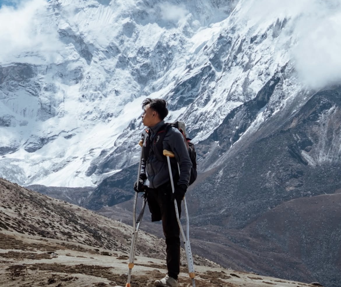 Satu Kaki, Seribu Puncak: Kisah Anggi Wahyuda Menaklukkan Batas