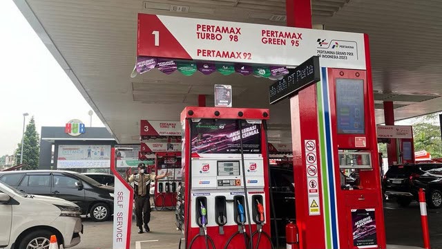 Pertamax Meroket ke Enam Belas Ribu Kelas Menengah Makin Terjepit di Antara Gaya Dan Formula