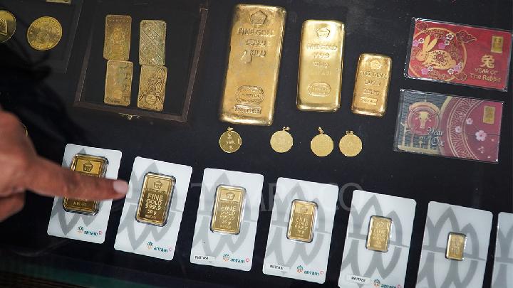 Harga Emas Dunia Menguat, Investor Menanti Data Tenaga Kerja AS