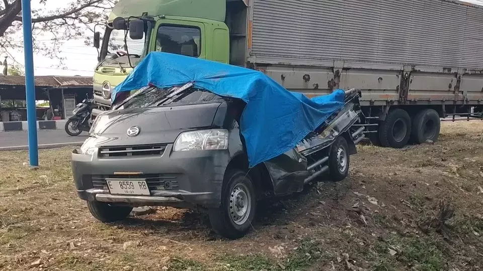 Truk Pick-up Rombongan Hajatan Ditabrak Dua Truk di Jalur Pantura, 13 Orang Tewas