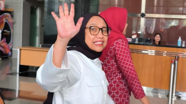Mundur Demi Jantung, Nanik Deyang Soroti Beban Kerja Hingga Berobat Ke Luar Negeri