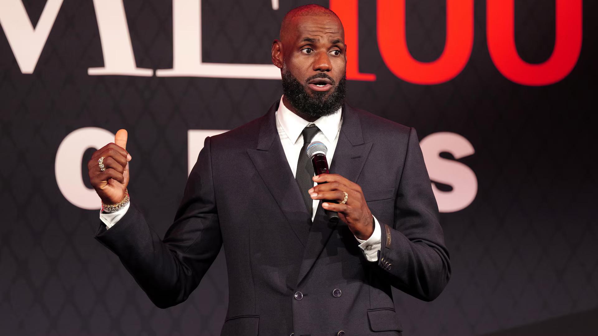 LeBron James Resmi Bergabung Dengan Philadelphia 76ers, Ekspektasi Juara Melunjak